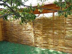 Фото деревянных заборов